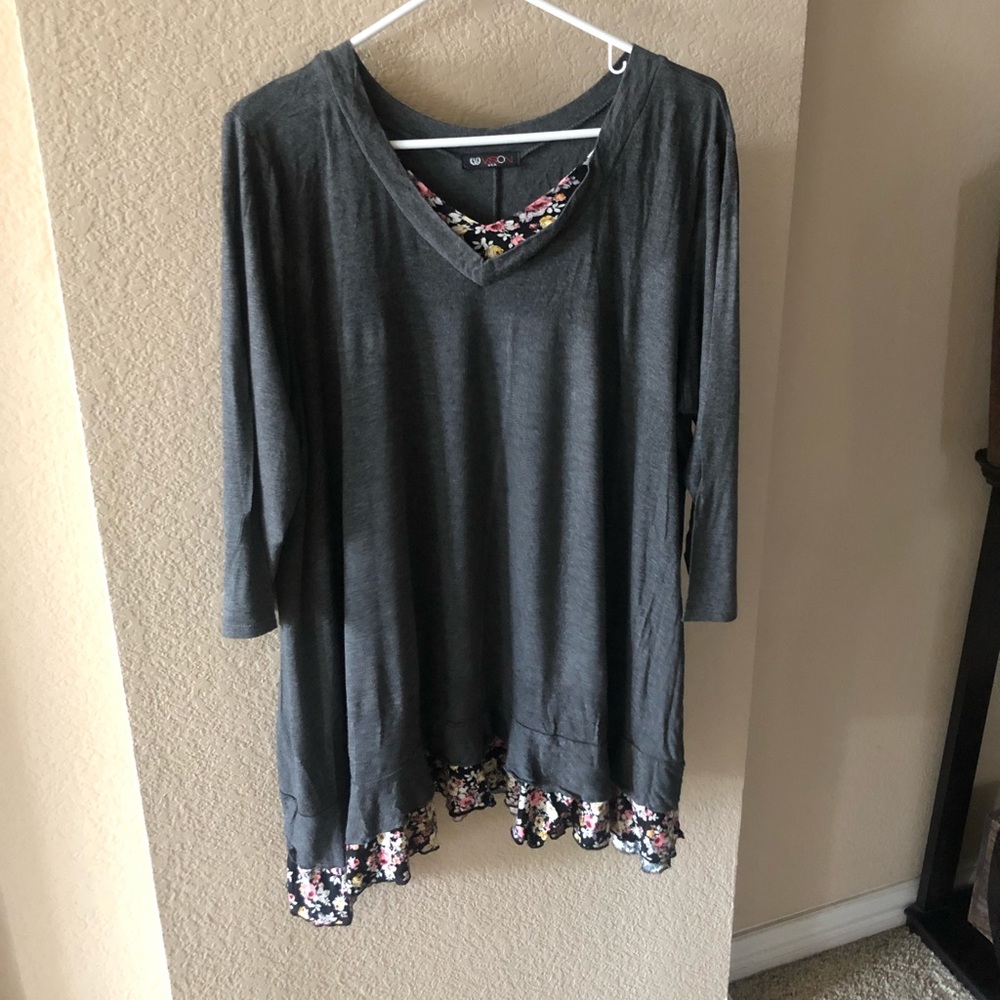 Cute Gray Top with Floral Detail